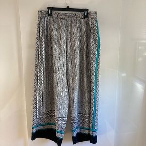 Wide leg soft pants / resort wear size L